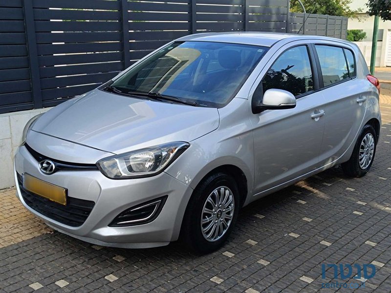 2014' Hyundai i20 יונדאי photo #2