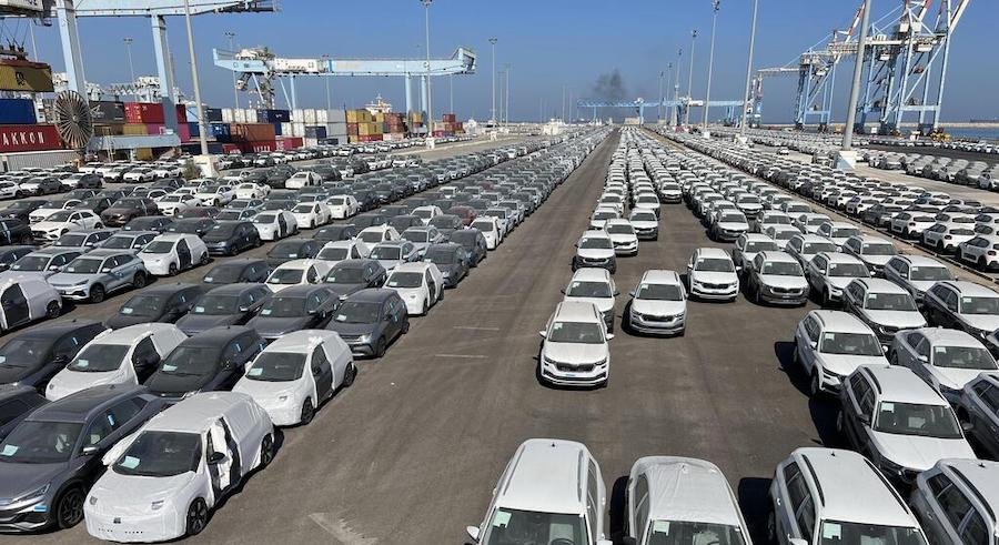 מאות מכוניות של קונים מעזה ממתינות בנמלי ישראל