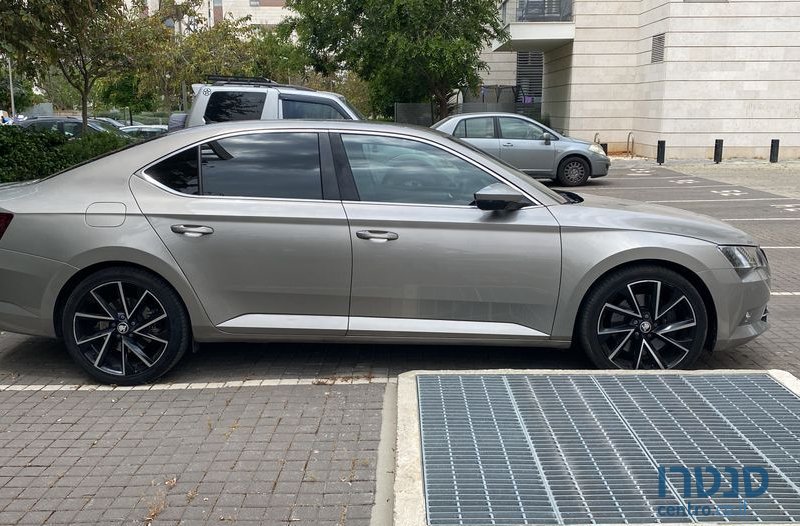 2016' Skoda Superb סקודה סופרב photo #2