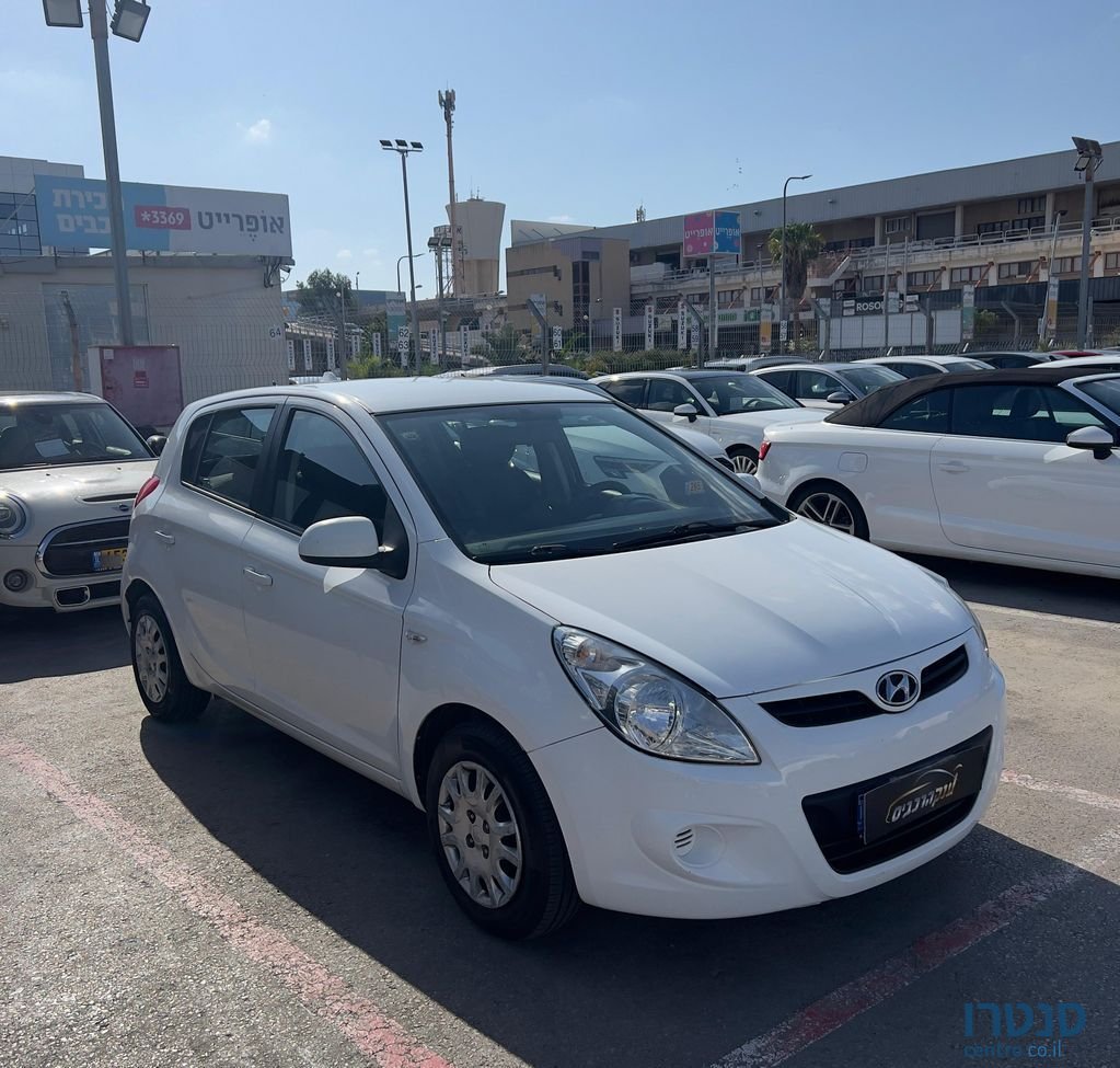 2012' Hyundai i20 יונדאי photo #6