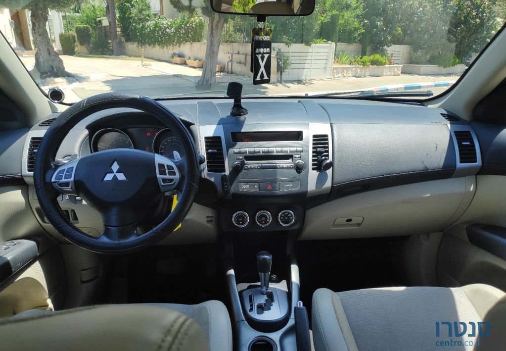 2011' Mitsubishi Outlander מיצובישי אאוטלנדר photo #5