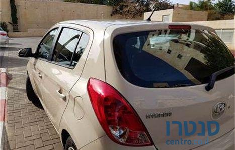 2014' Hyundai i20 i20 יונדאי photo #1