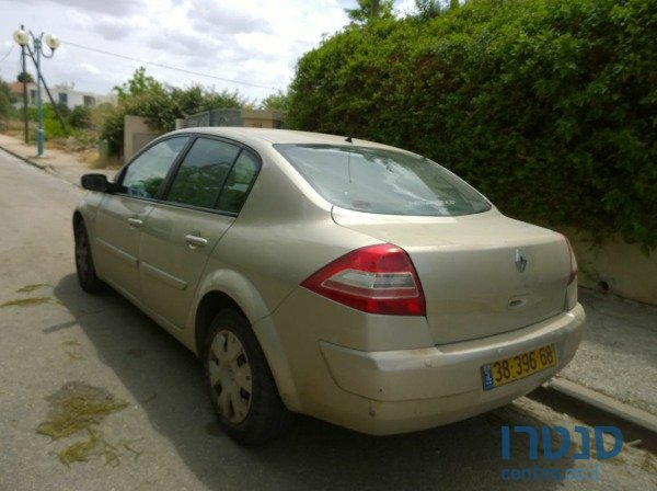 2008' Renault Megane photo #1