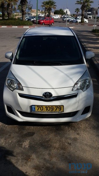 2012' Toyota Verso photo #2