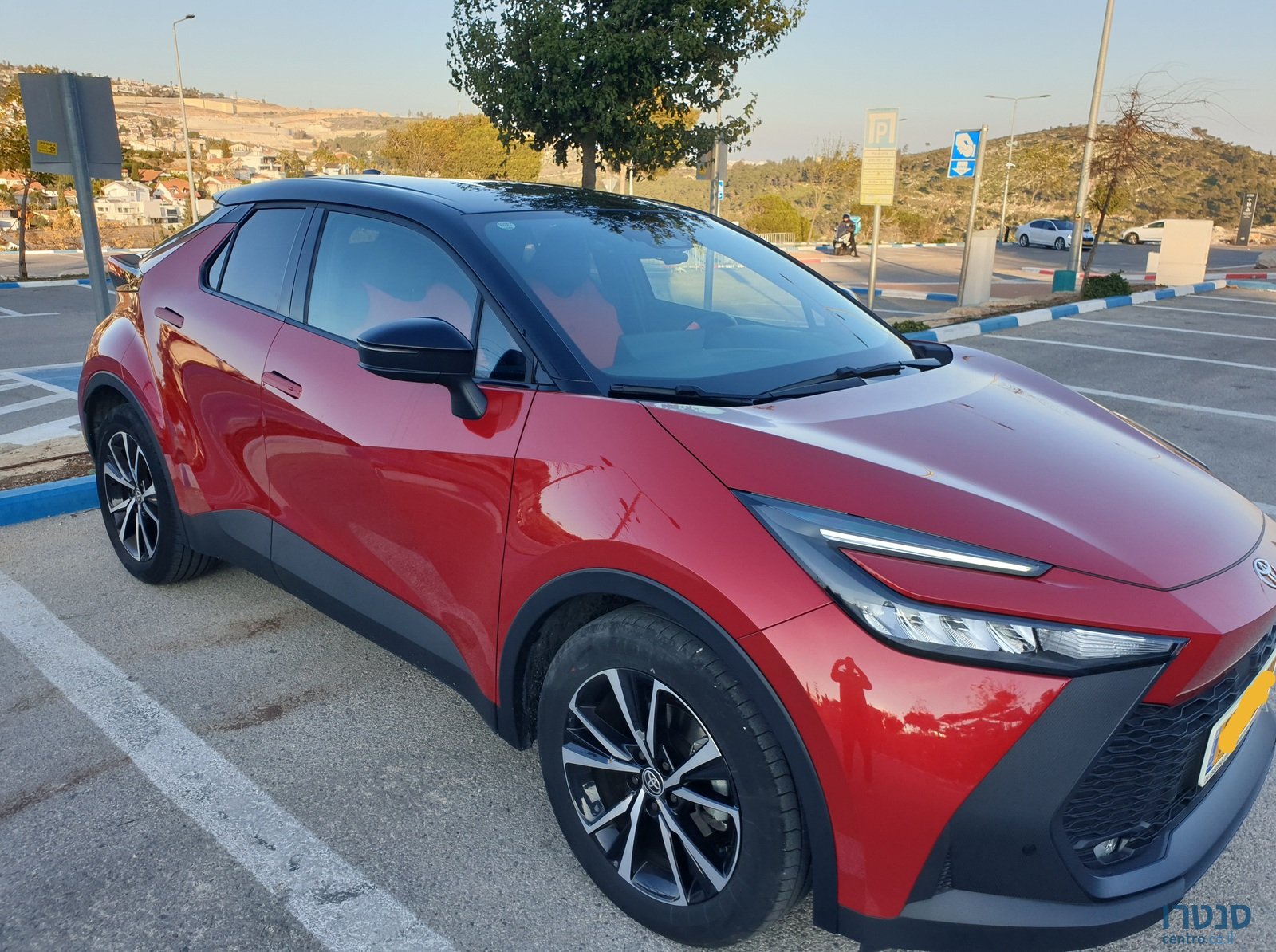 2024' Toyota C-HR 2.0 photo #3
