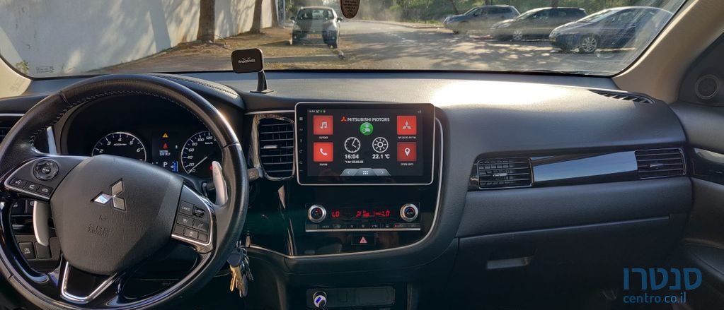 2019' Mitsubishi Outlander מיצובישי אאוטלנדר photo #2