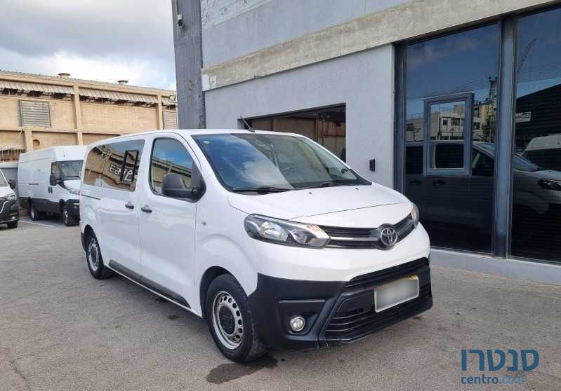 2020' Toyota Prius טויוטה פרואייס photo #2