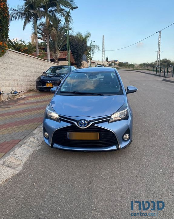 2017' Toyota Yaris טויוטה יאריס photo #1