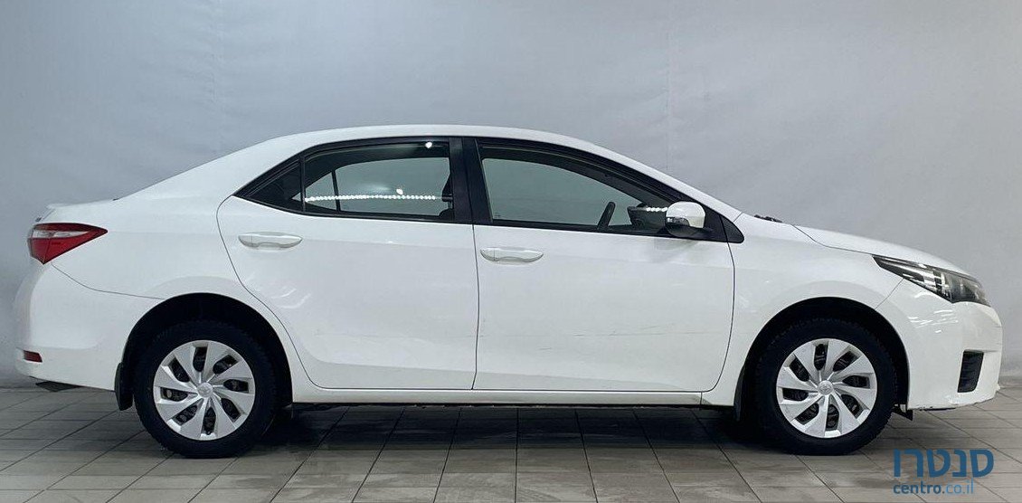 2015' Toyota Corolla photo #3