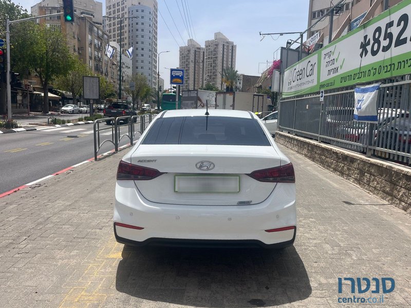 2019' Hyundai Accent photo #3