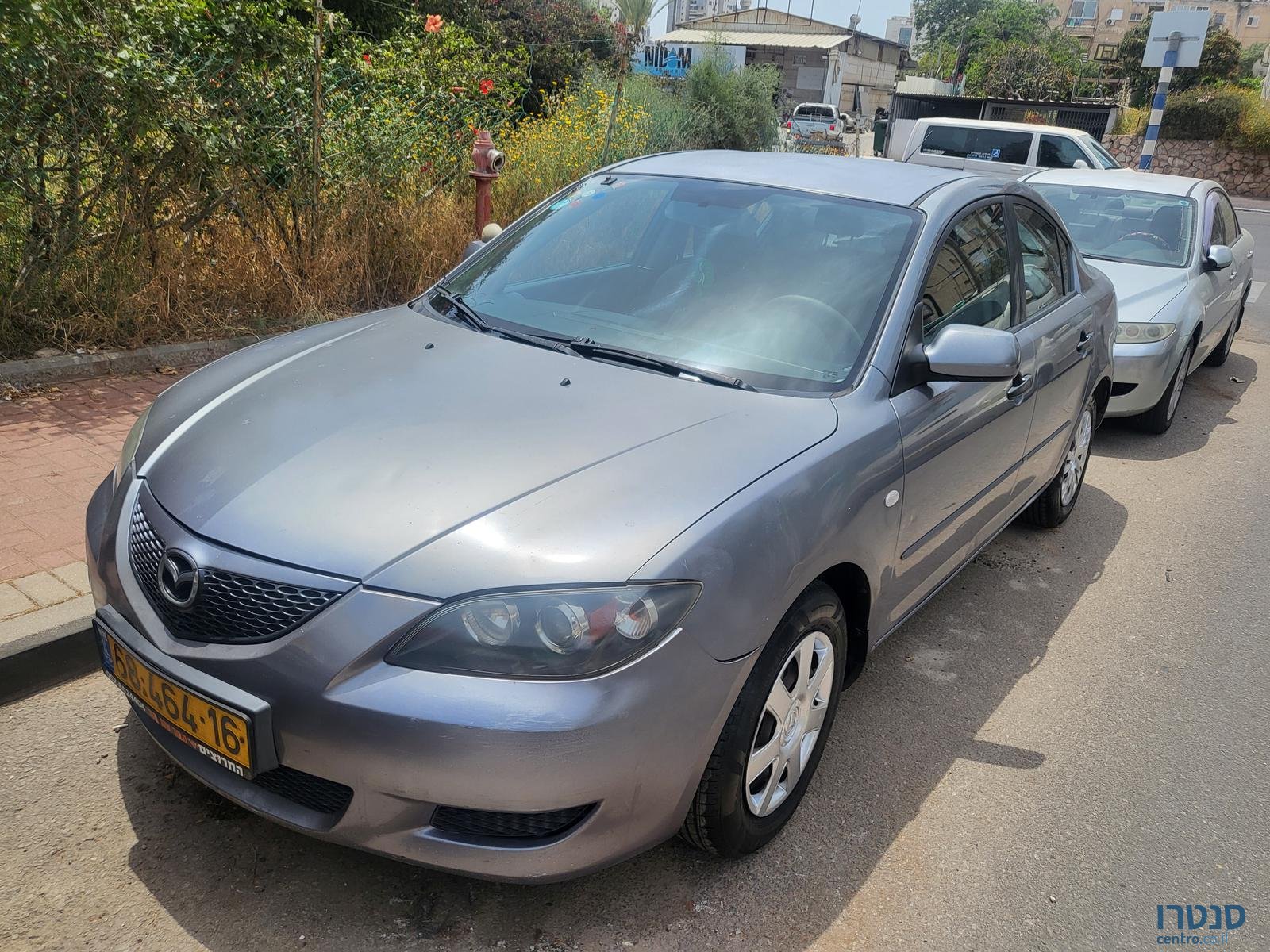 2005' Mazda 3 photo #2