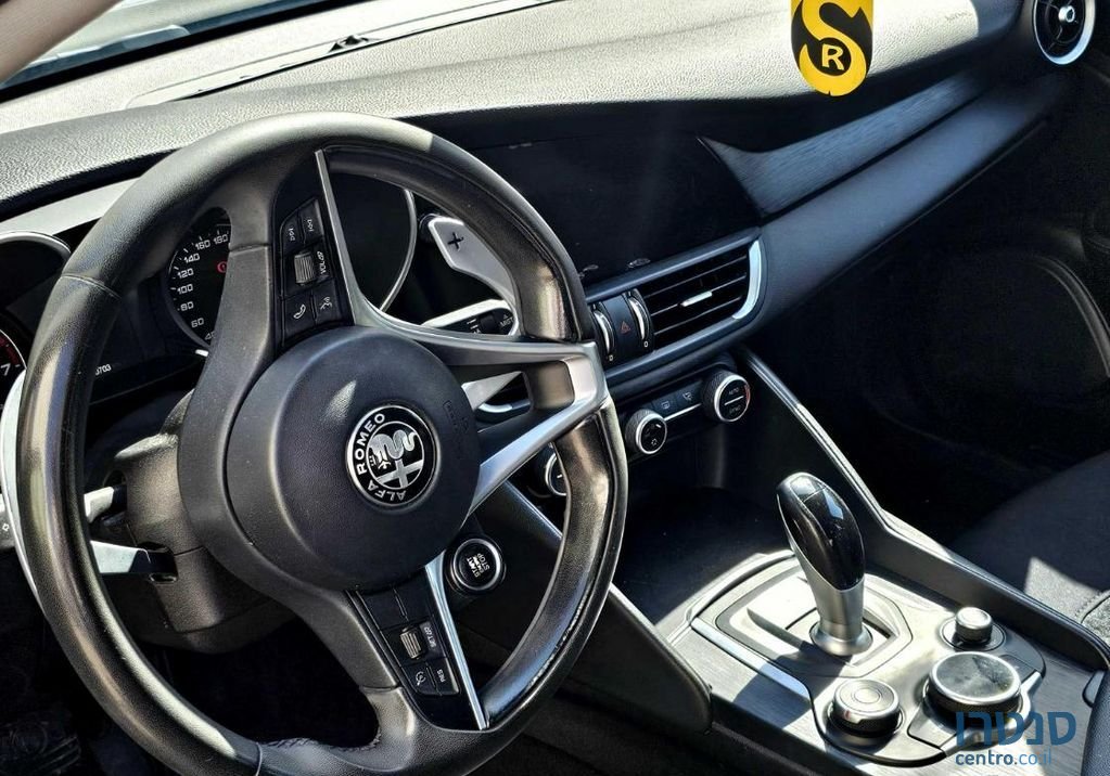 2018' Alfa Romeo Giulia אלפא רומיאו ג'וליה photo #2