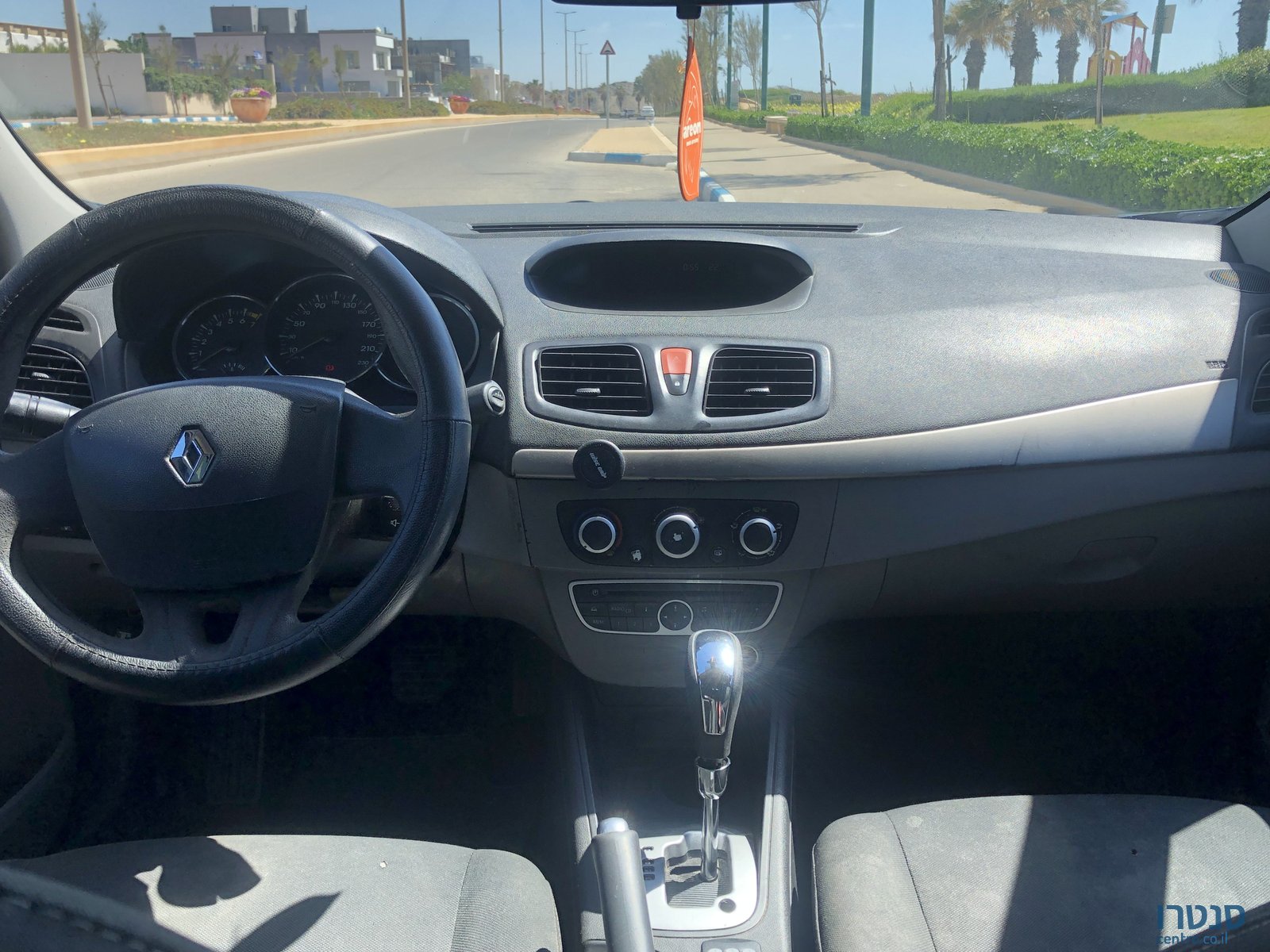 2011' Renault Fluence רנו פלואנס photo #3