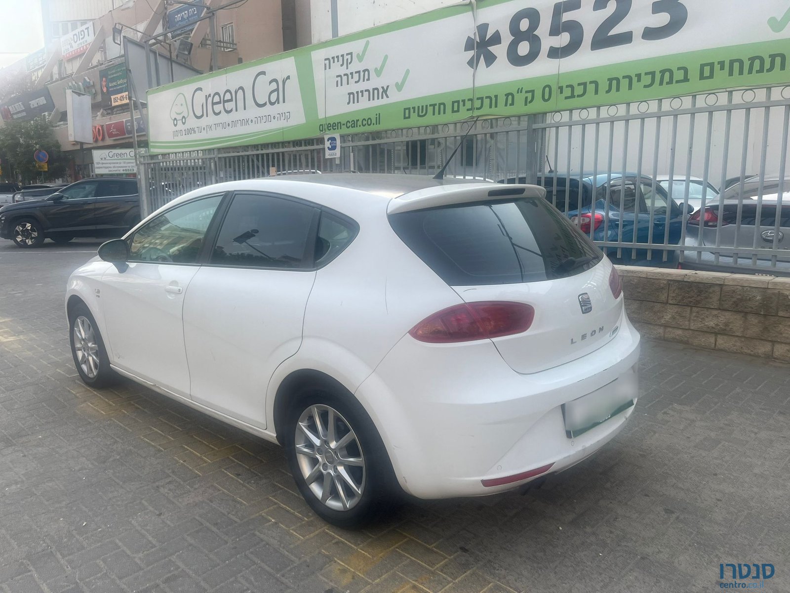 2012' SEAT Leon photo #3