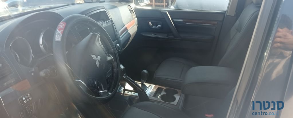 2008' Mitsubishi Pajero מיצובישי פג'רו photo #4