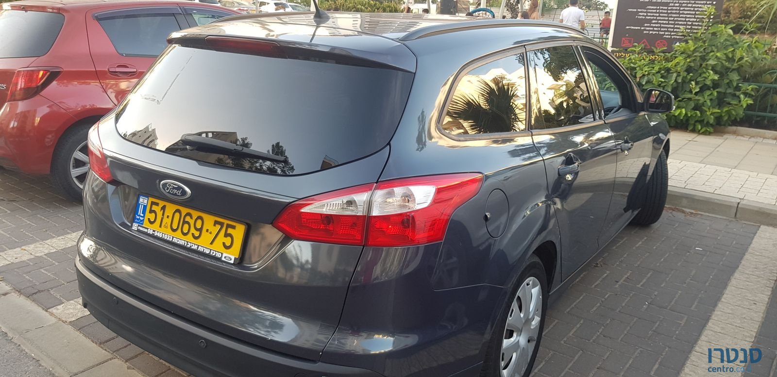 2012' Ford Focus photo #1