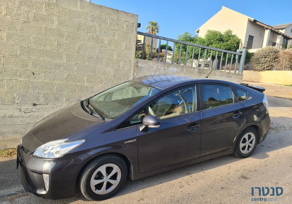 2012' Toyota Prius טויוטה פריוס photo #1