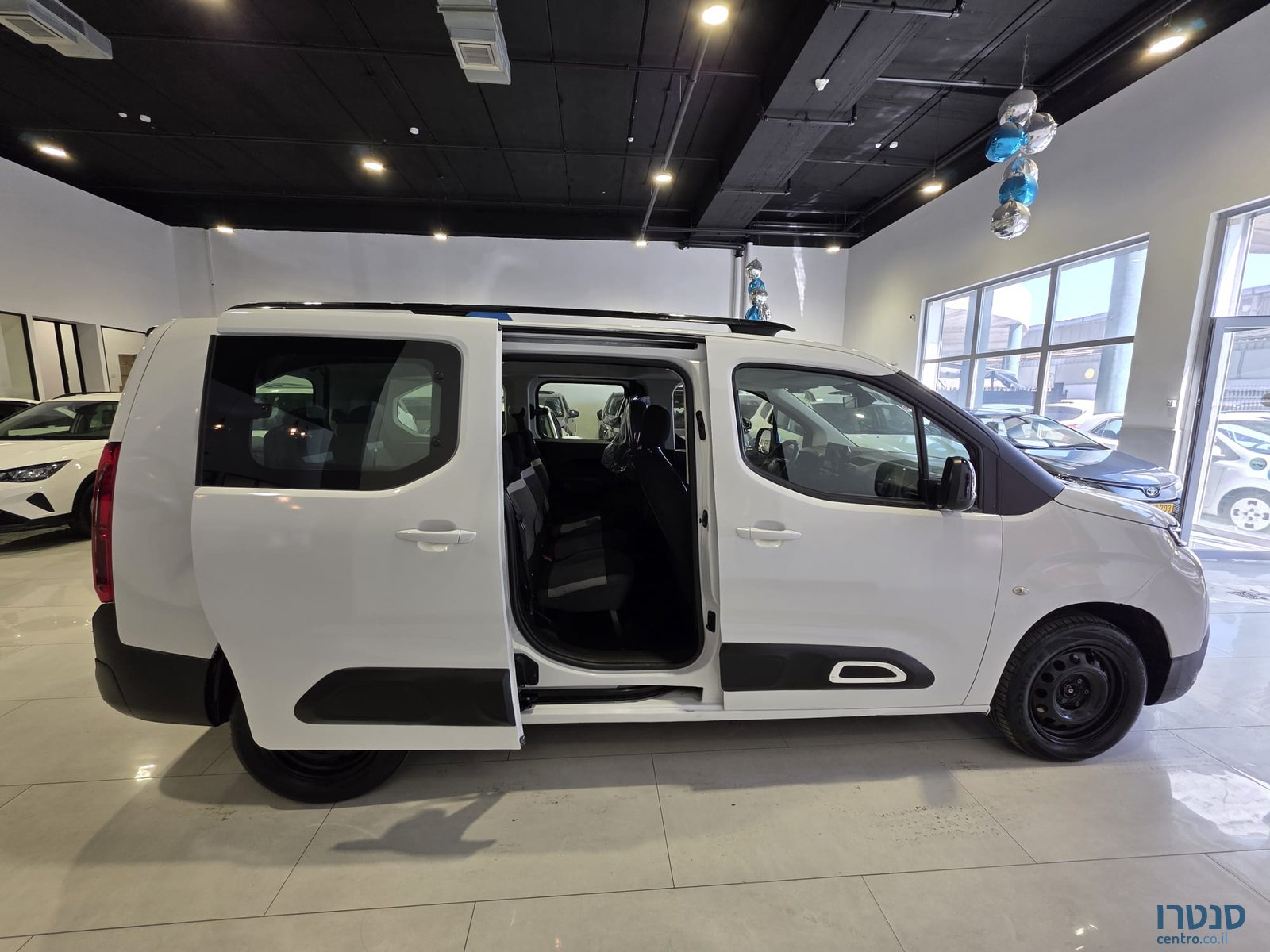 2022' Citroen Berlingo Maxi photo #4