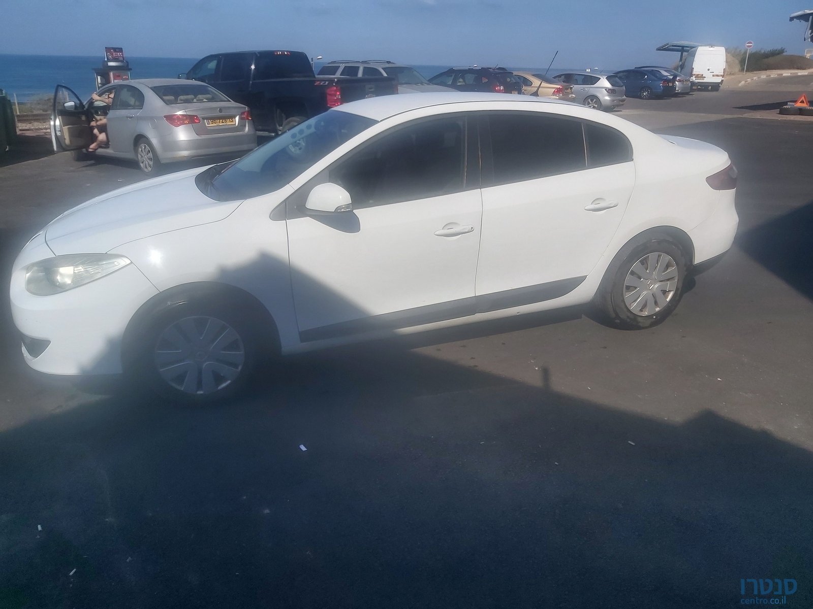 2011' Renault Fluence רנו פלואנס photo #2