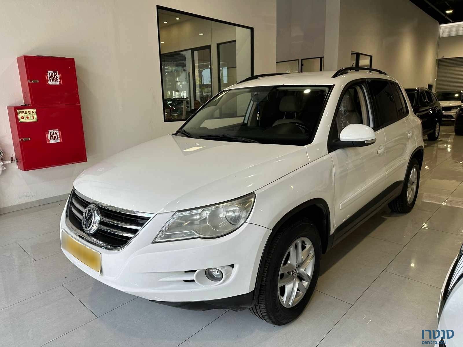 2009' Volkswagen Tiguan photo #1