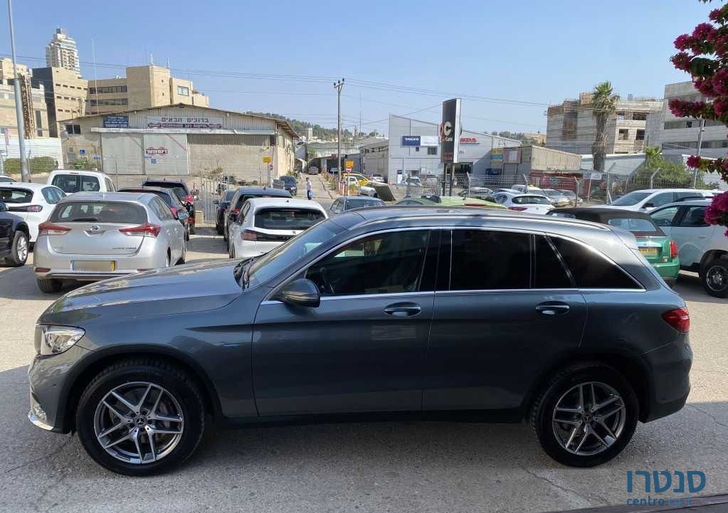 2019' Mercedes-Benz GLC מרצדס photo #3