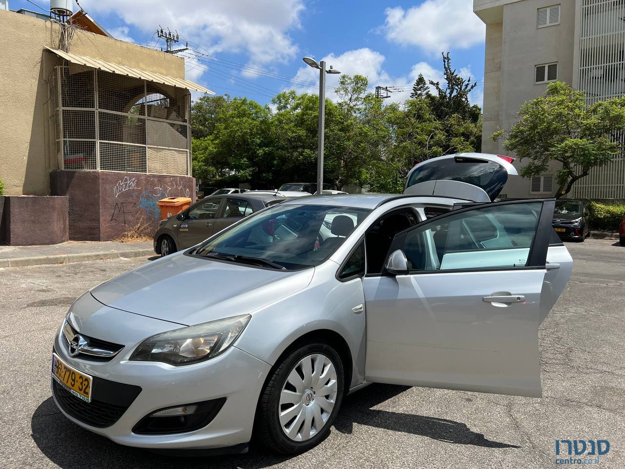 2014' Opel Astra Berlina Station Wagon photo #5