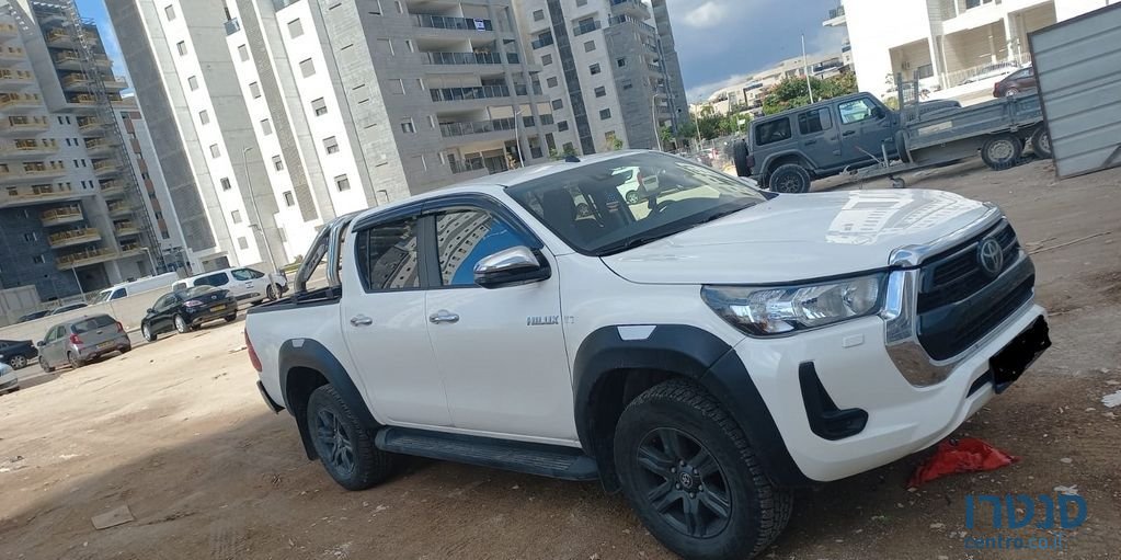 2022' Toyota Hilux 4x4 טויוטה היילקס photo #4
