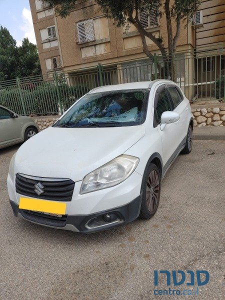 2016' Suzuki SX4 photo #1