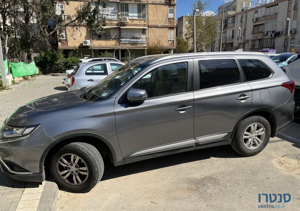 2020' Mitsubishi Outlander מיצובישי אאוטלנדר photo #2