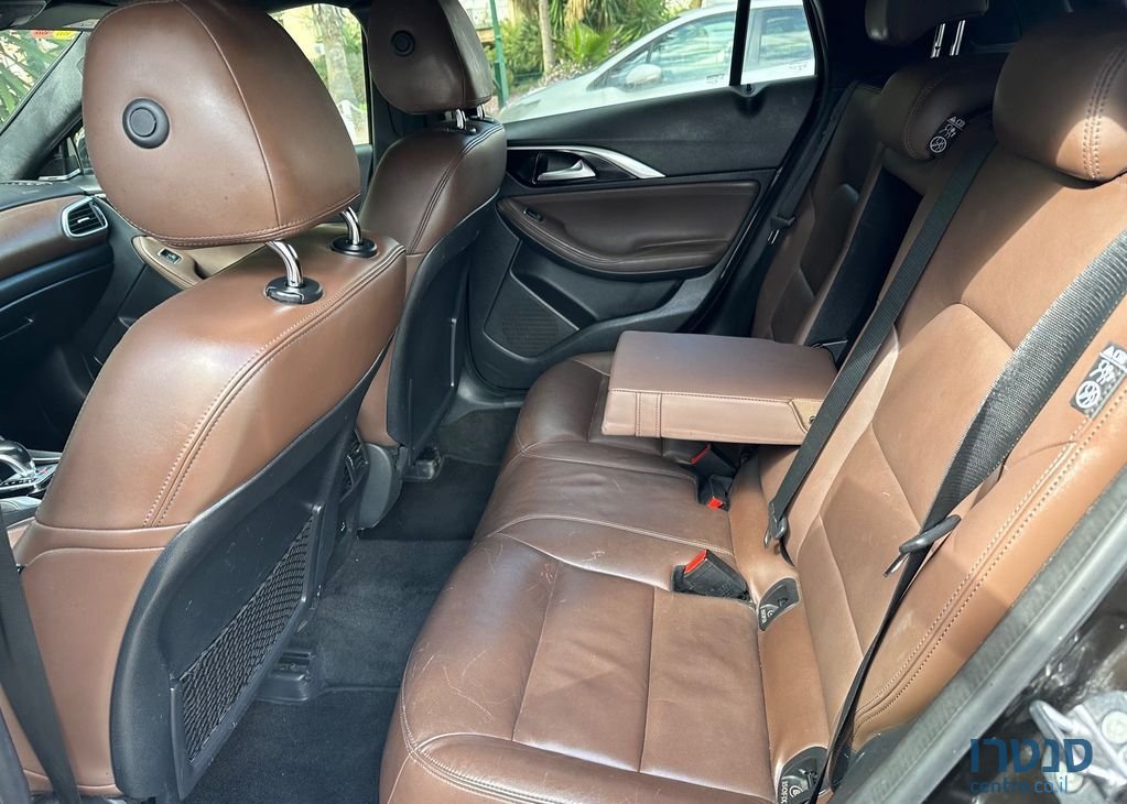 2018' Infiniti QX30 אינפיניטי photo #4