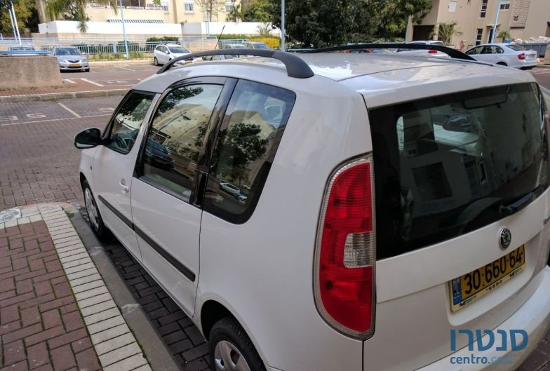 2008' Skoda Roomster photo #2