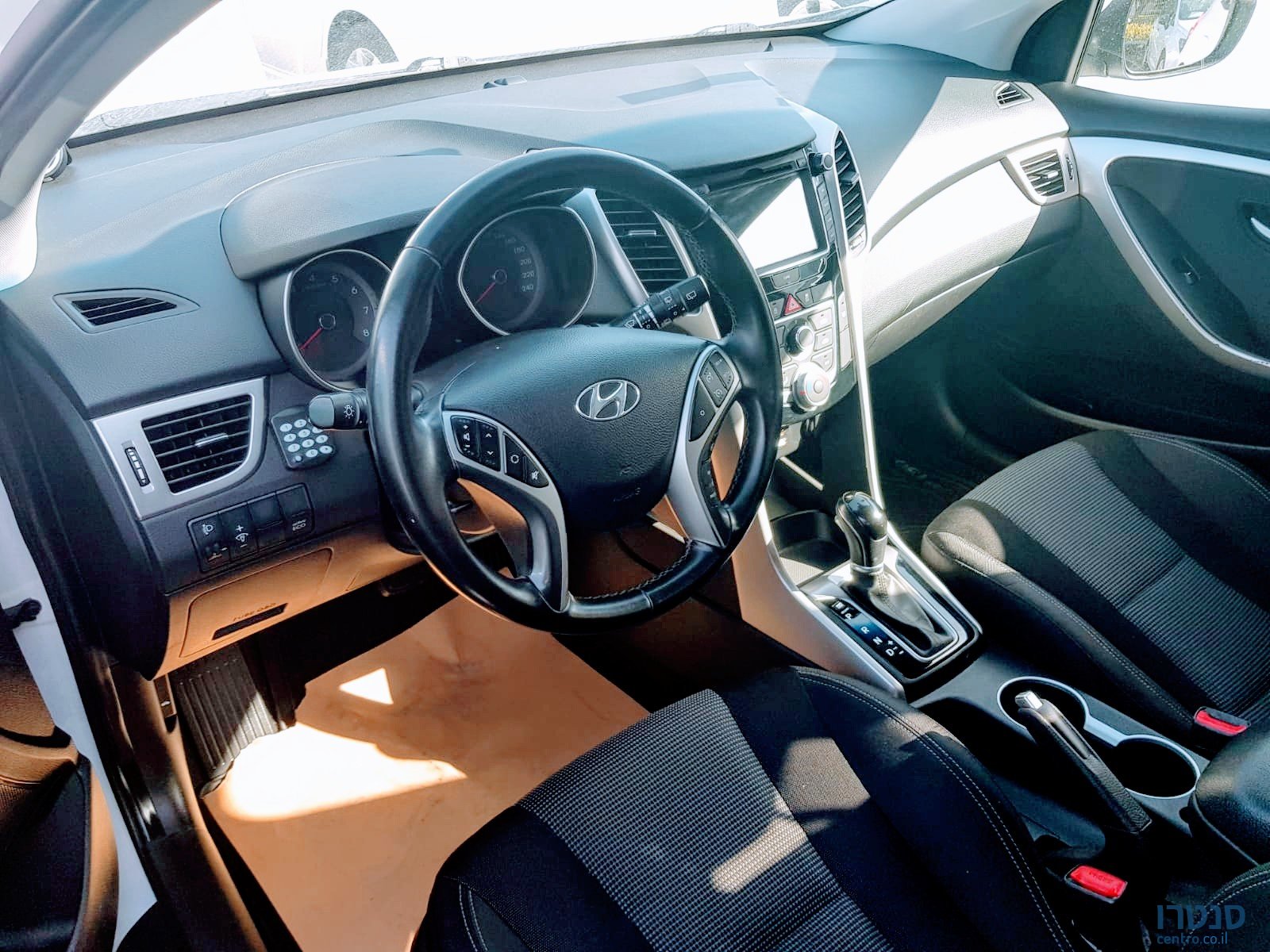 2016' Hyundai i30 photo #3