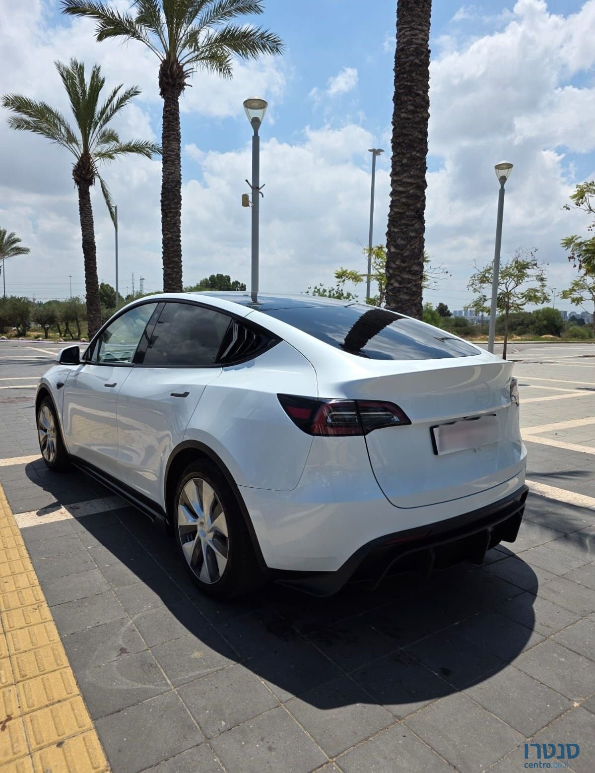 2024' Tesla Model Y טסלה מודל Y photo #2