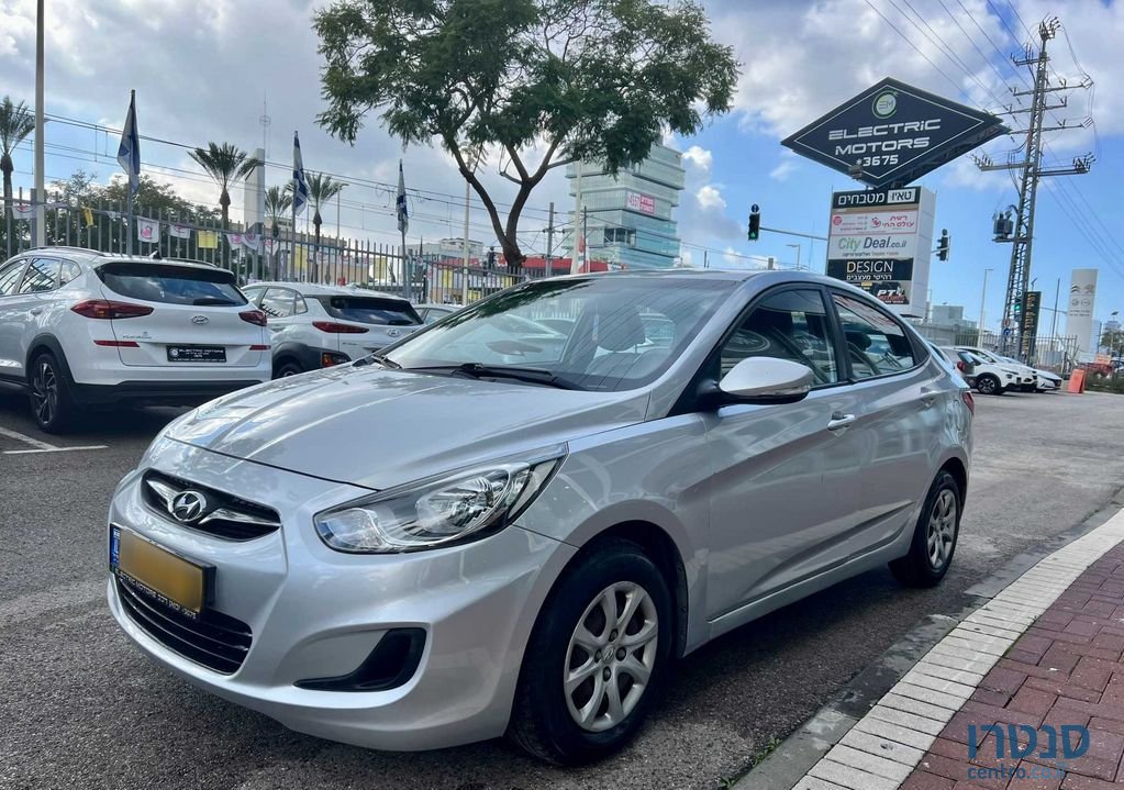 2014' Hyundai i25 יונדאי photo #2