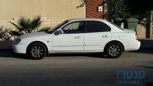 2001' Hyundai Sonata photo #1