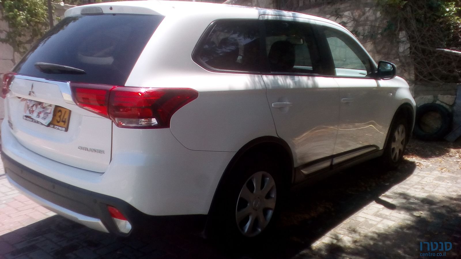 2015' Mitsubishi Outlander photo #3