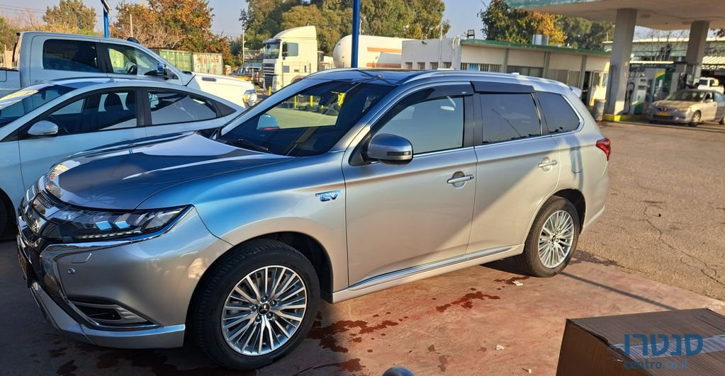 2020' Mitsubishi Outlander מיצובישי אאוטלנדר photo #1