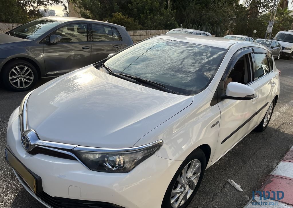 2015' Toyota Auris טויוטה אוריס photo #1