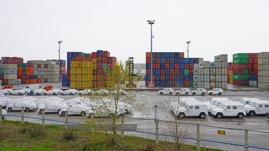 מכוניות ביבוא מקביל בנמל קופר בסלובניה