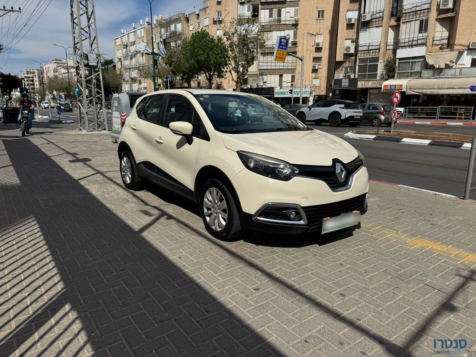 2015' Renault Captur photo #6