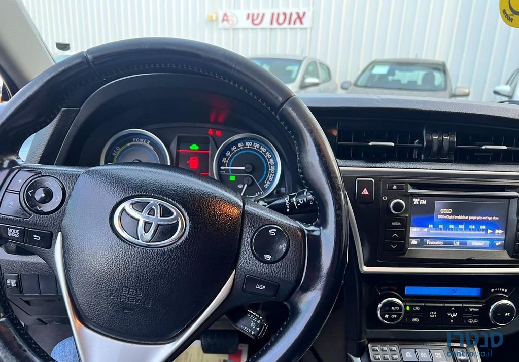 2014' Toyota Auris טויוטה אוריס photo #2