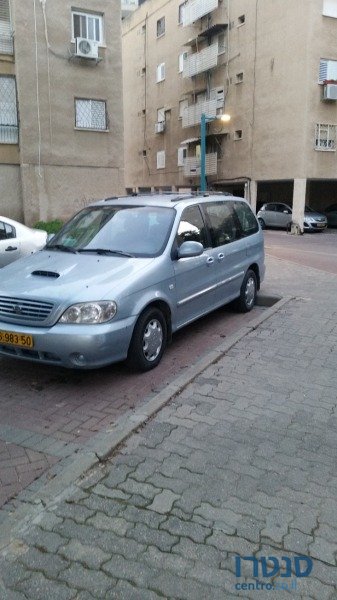 2003' Kia Carnival photo #1