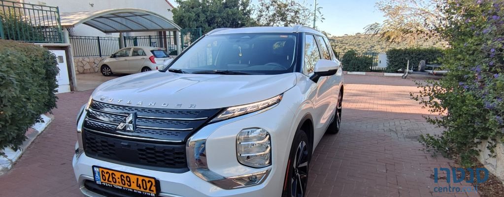 2021' Mitsubishi Outlander מיצובישי אאוטלנדר photo #3