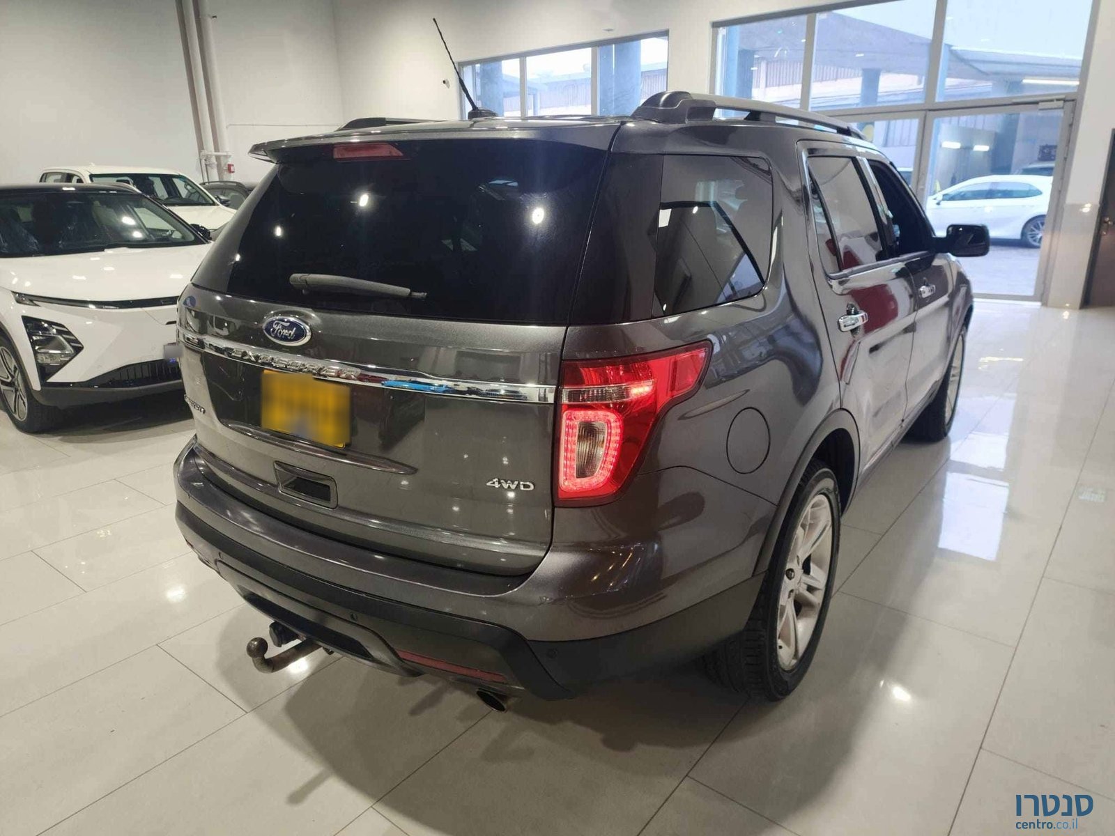 2014' Ford Explorer photo #3