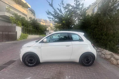 2022' Fiat 500 פיאט