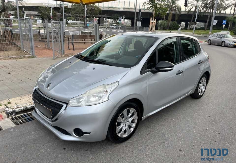 2013' Peugeot 208 פיג'ו photo #1