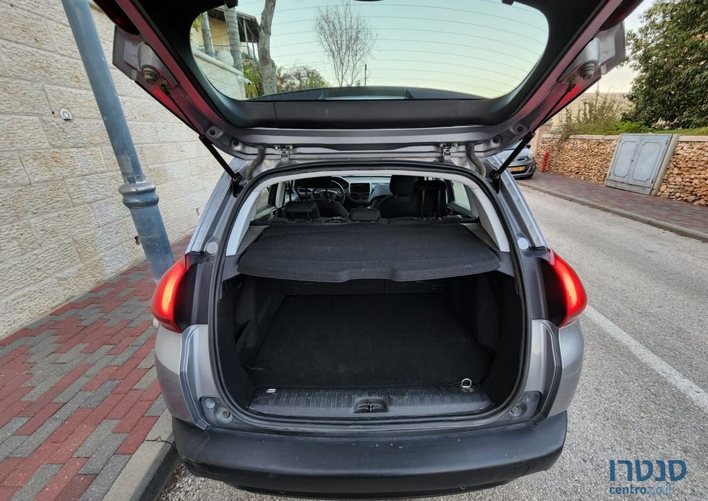 2019' Peugeot 2008 פיג'ו photo #6