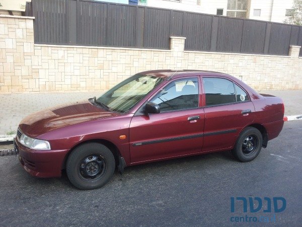 2001' Mitsubishi Lancer photo #1