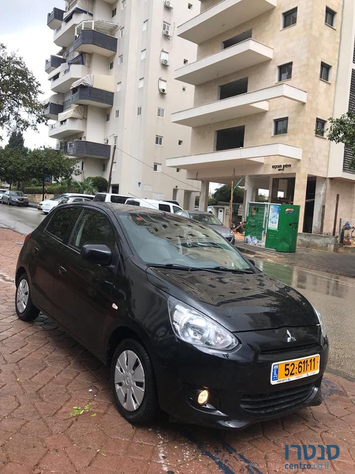 2013' Mitsubishi Space Star photo #1