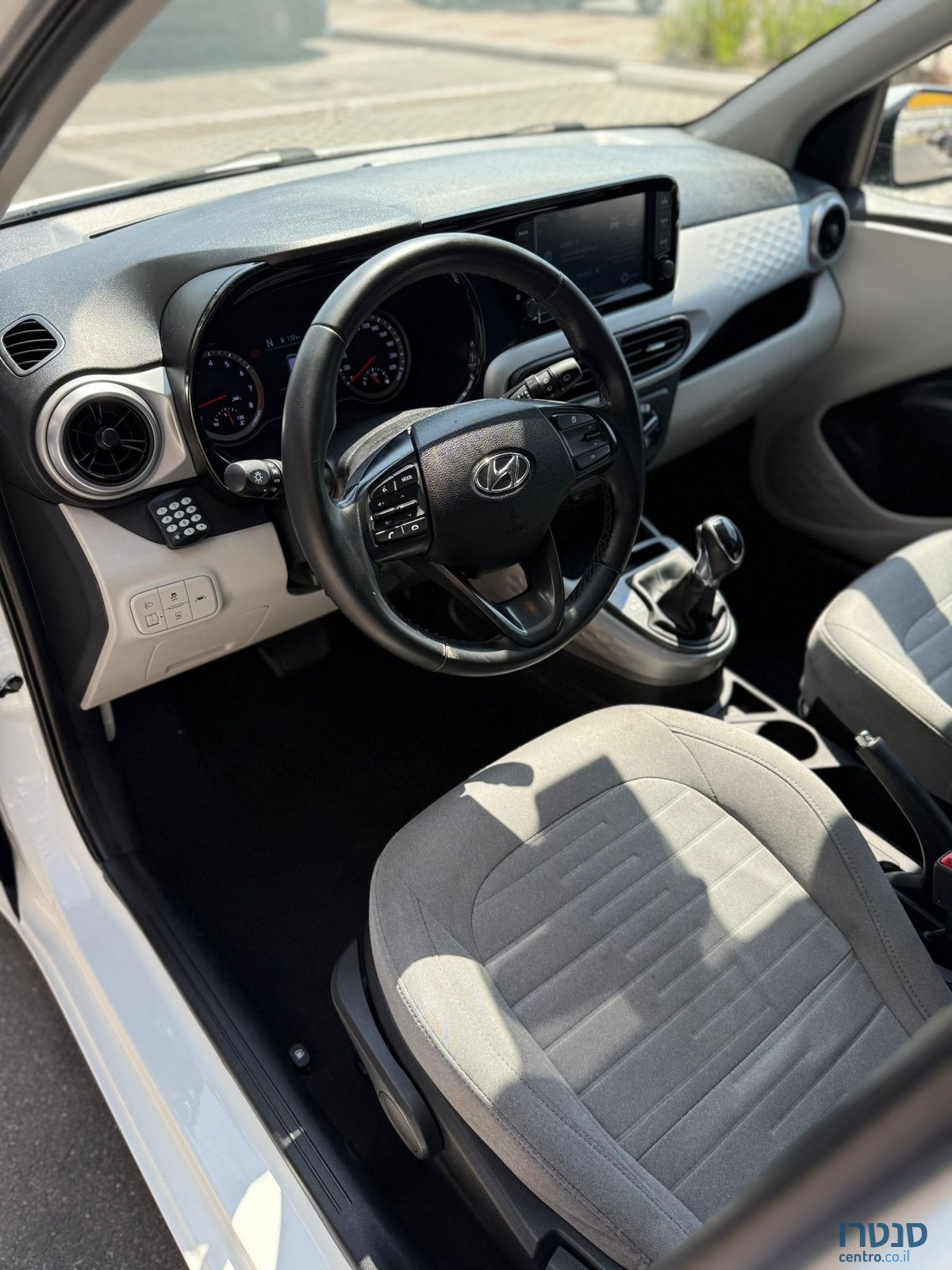 2022' Hyundai i10 photo #5